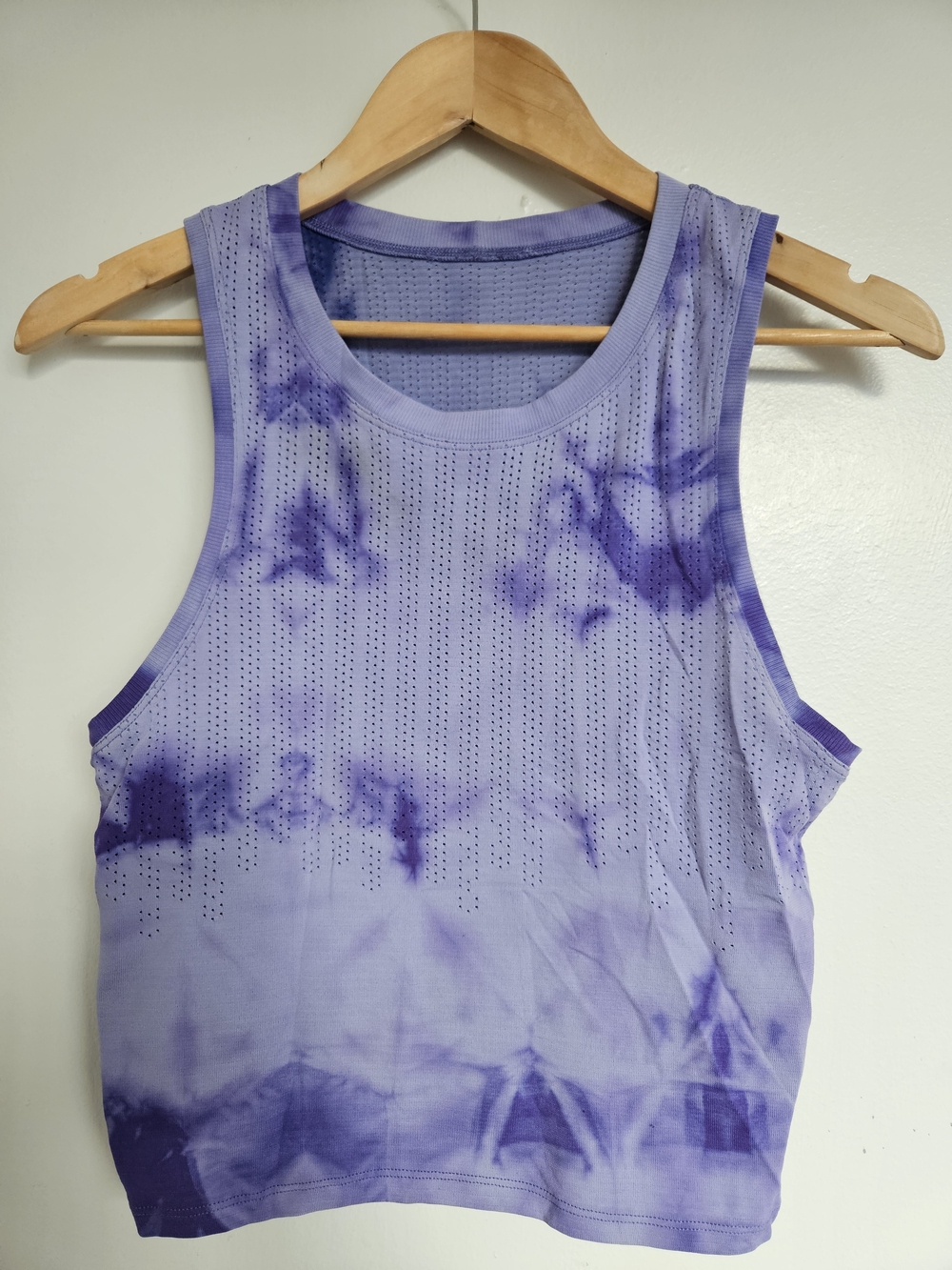 EUC Lululemon Train To Be Tank, Size 4, Rain Stripe Marble Dye Charged Indigo